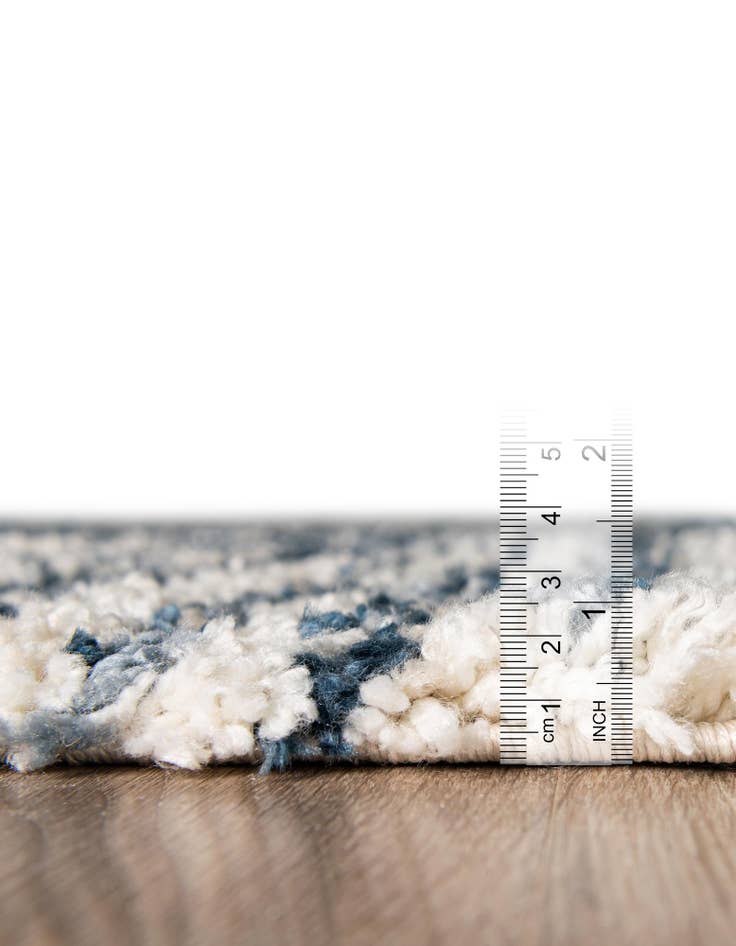 Detail image of 7' x 10' Serenity Shag Rug