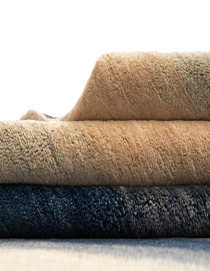 Detail image of 6' 9 x 10' 2 Tabiibaft Wool Rug