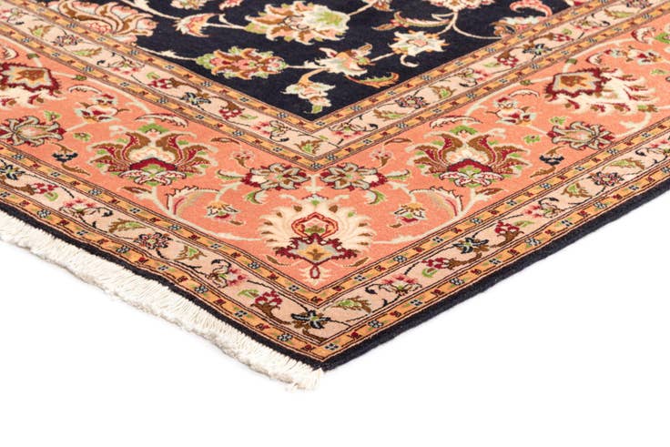 Detail image of 6' 9 x 8' 6 Tabriz Rug