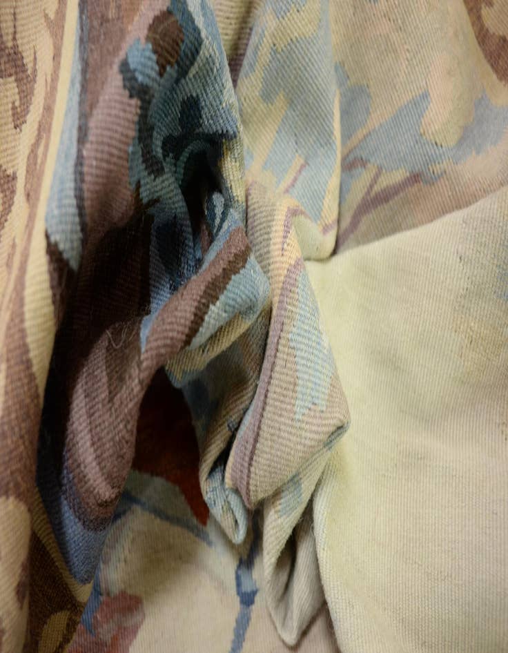 Detail image of 4' 2 x 5' 6 Tapestry Wool Rug