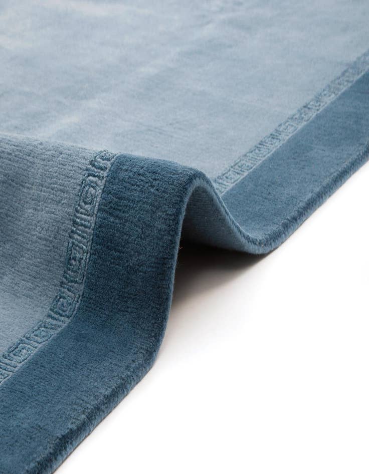 Detail image of 7' 2 x 9' 9 Tibet Rug