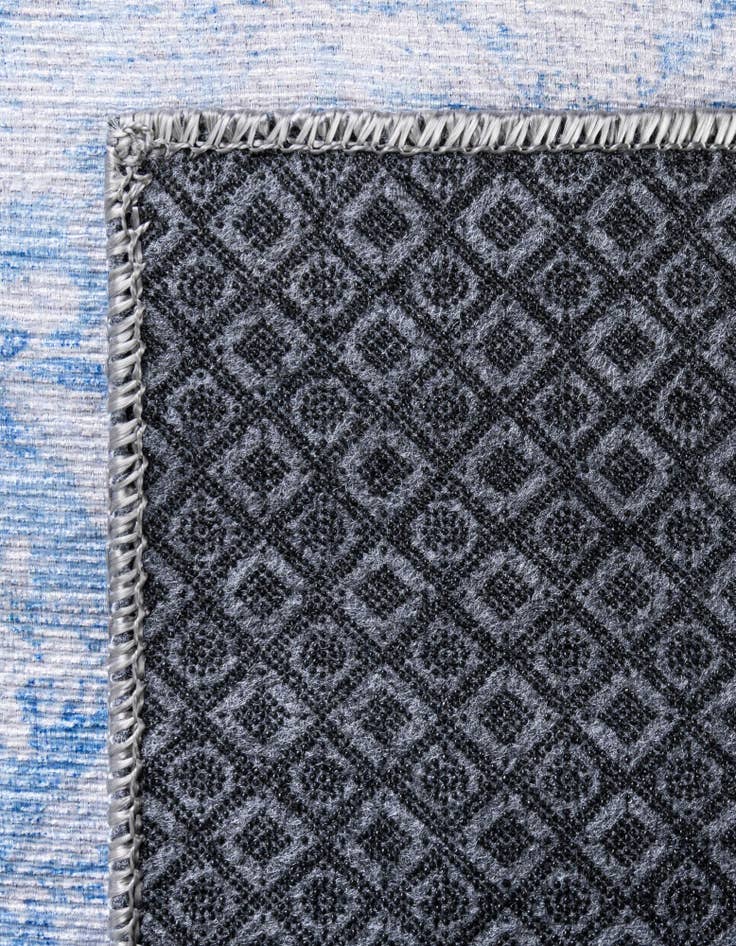 Detail image of 8' 4 x 12' Washable Timeless Rug