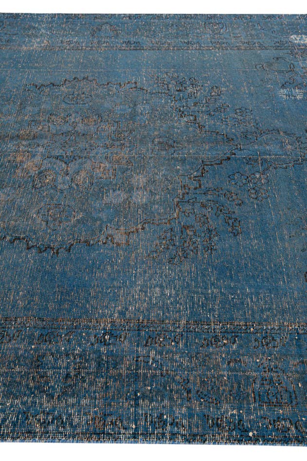 Detail image of 6' 6 x 9' 10 Hand Knotted Ultra Vintage Persian Wool Rug