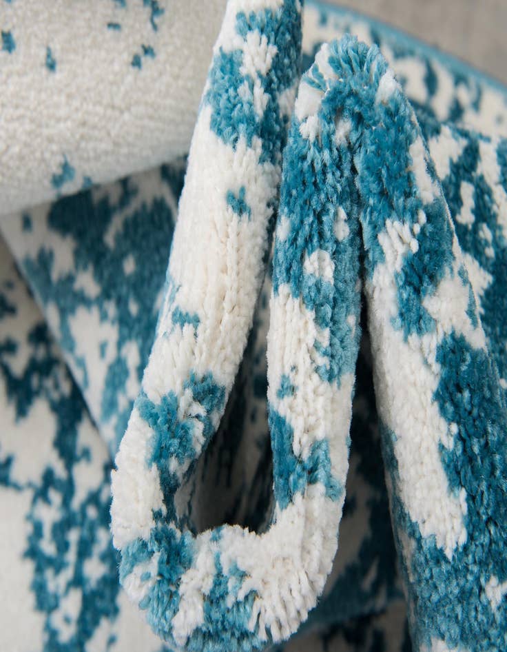 Detail image of 8' x 10' Veneto Rug