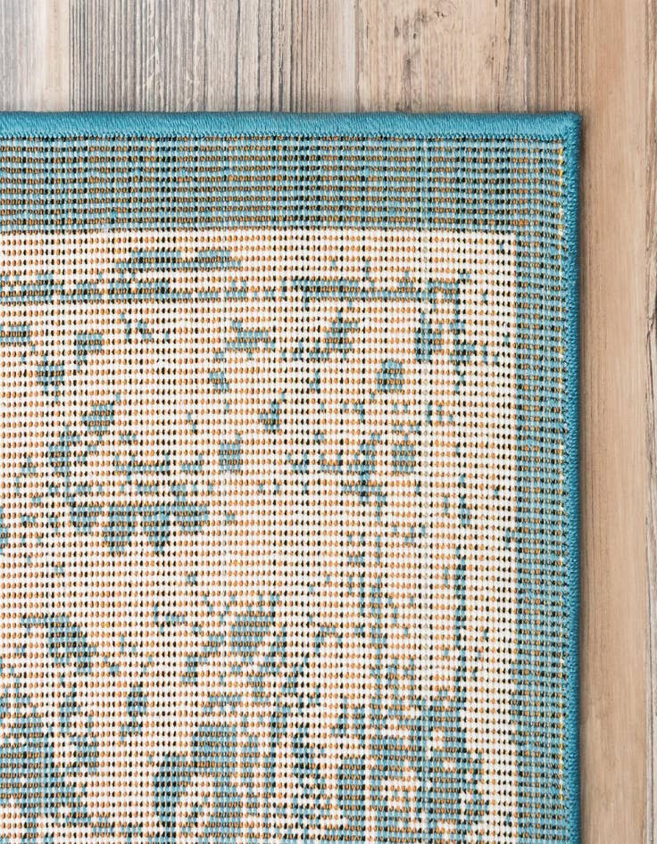 Detail image of 5' x 8' Venice Rug
