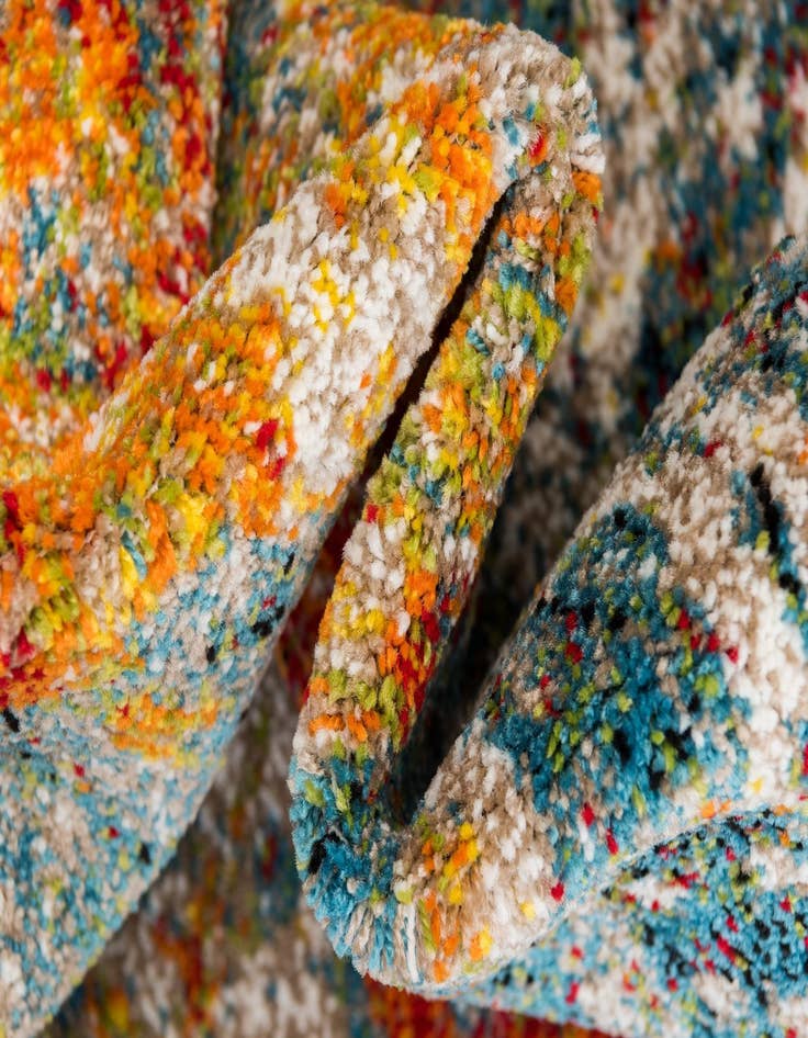 Detail image of 5' x 8' Venice Rug