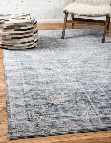 7' x 10' Victoria Rug