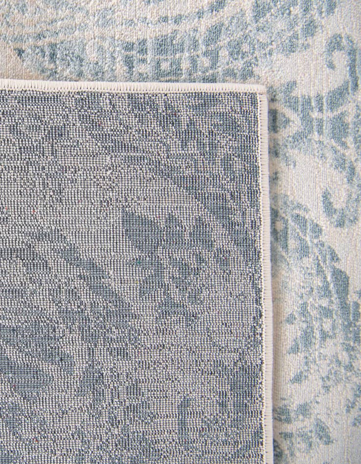 Detail image of 8' x 10' Victoria Rug