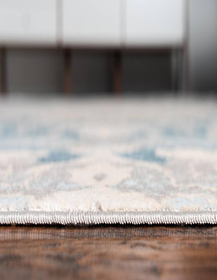 Detail image of 10' x 13' Victoria Rug