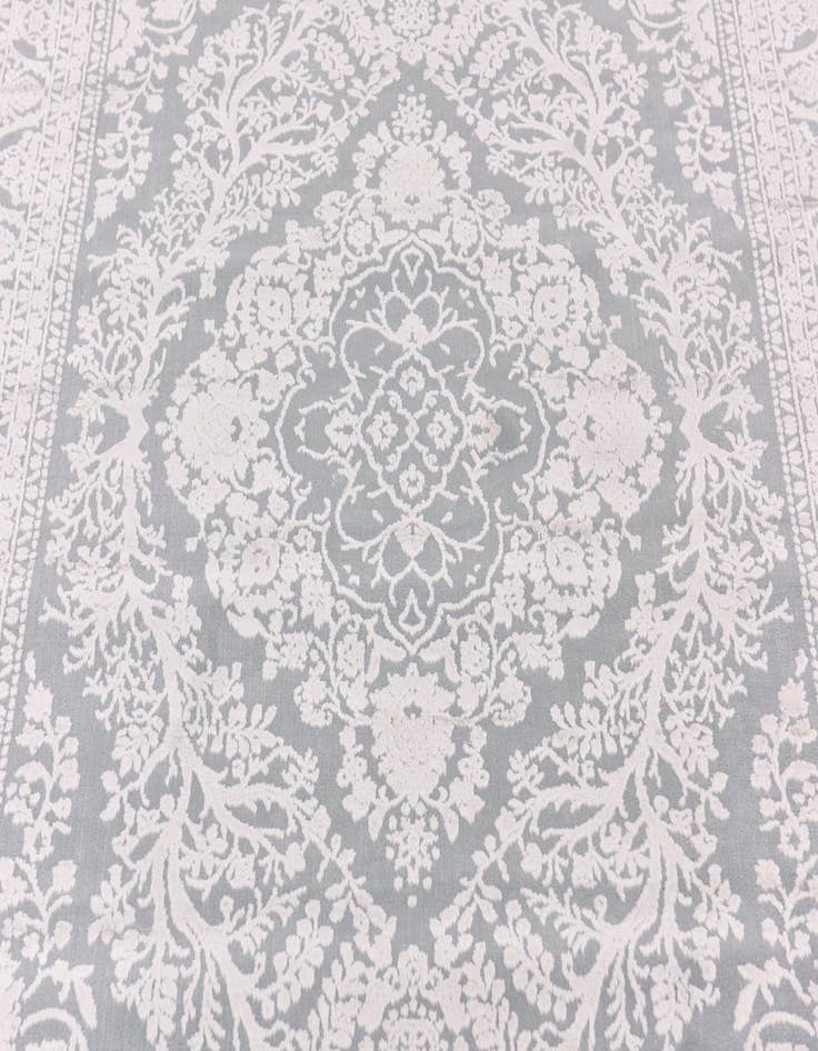 Detail image of 5' x 7' 5 Villa Rug