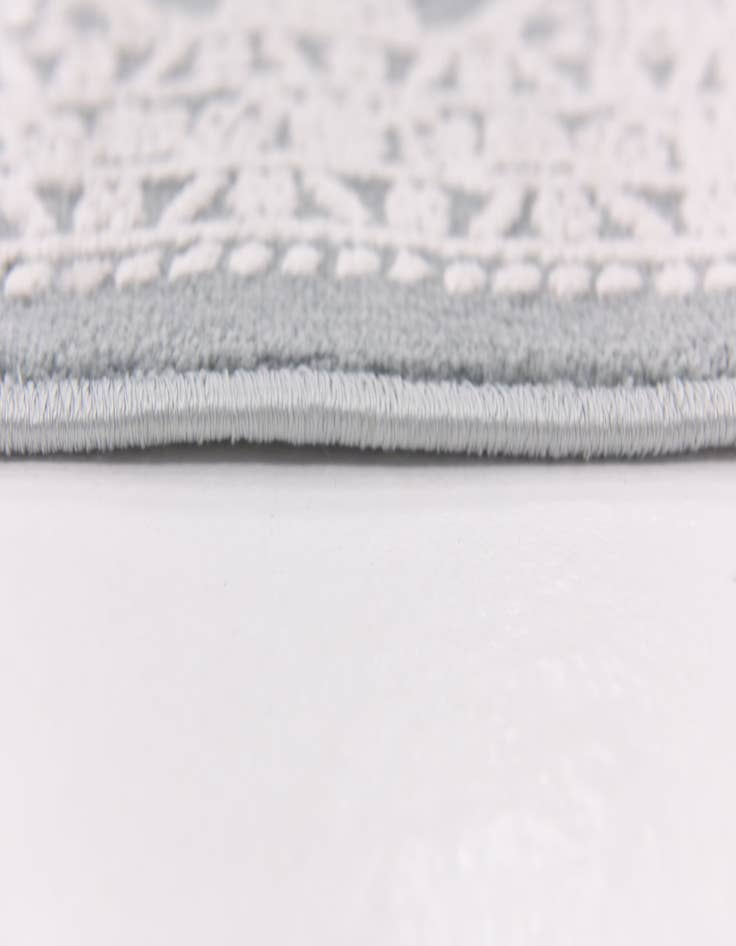 Detail image of 5' x 7' 5 Villa Rug