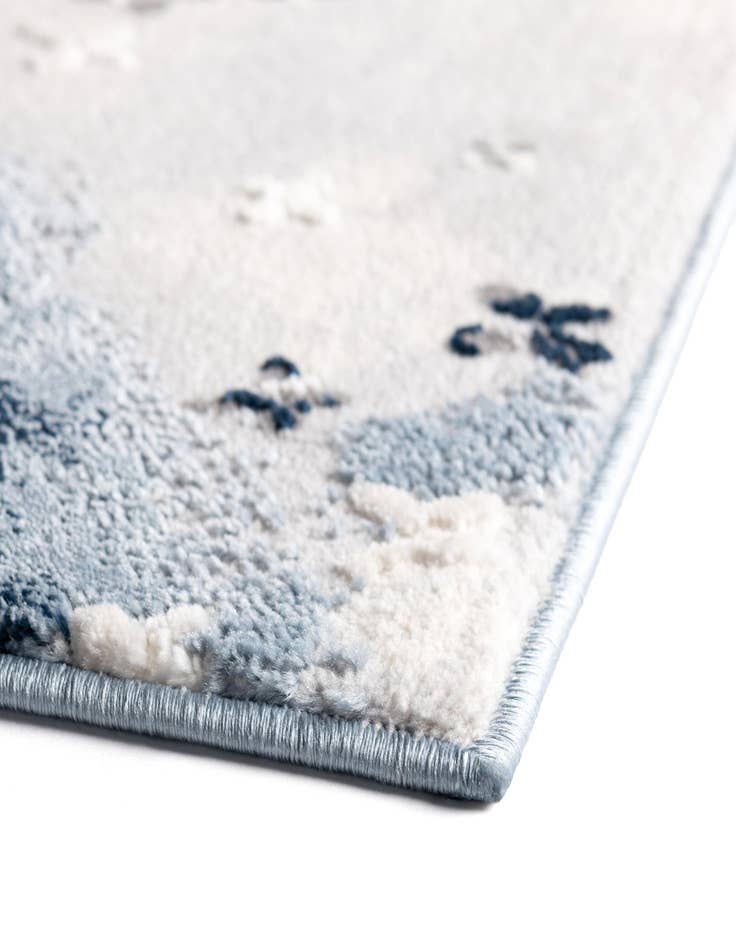 Detail image of 7' 10 x 10' Vince Camuto Rug