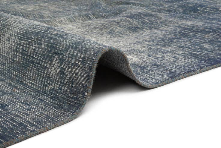 Detail image of 9' 5 x 13' 6 Vintage Royal Rug