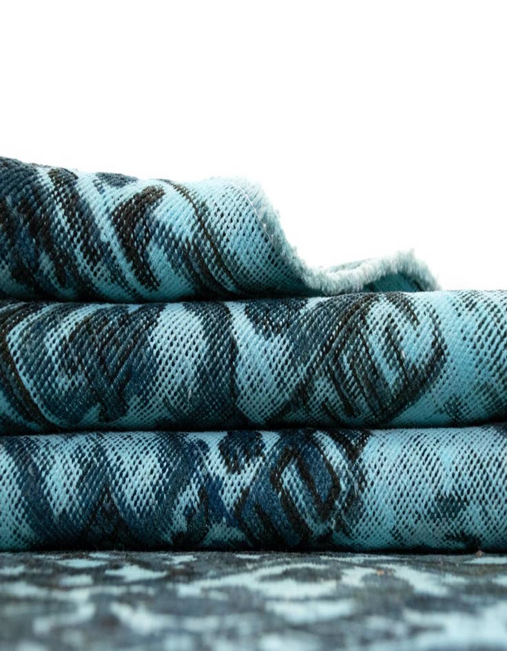 Detail image of 7' 9 x 10' 1 Vintage Royal Wool Rug