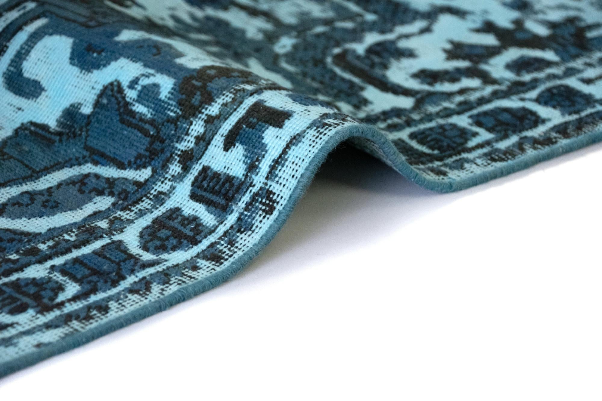 7' 9 x 10' 1 Vintage Royal Wool Rug