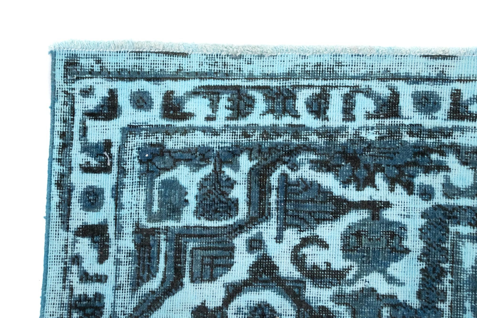 7' 9 x 10' 1 Vintage Royal Wool Rug