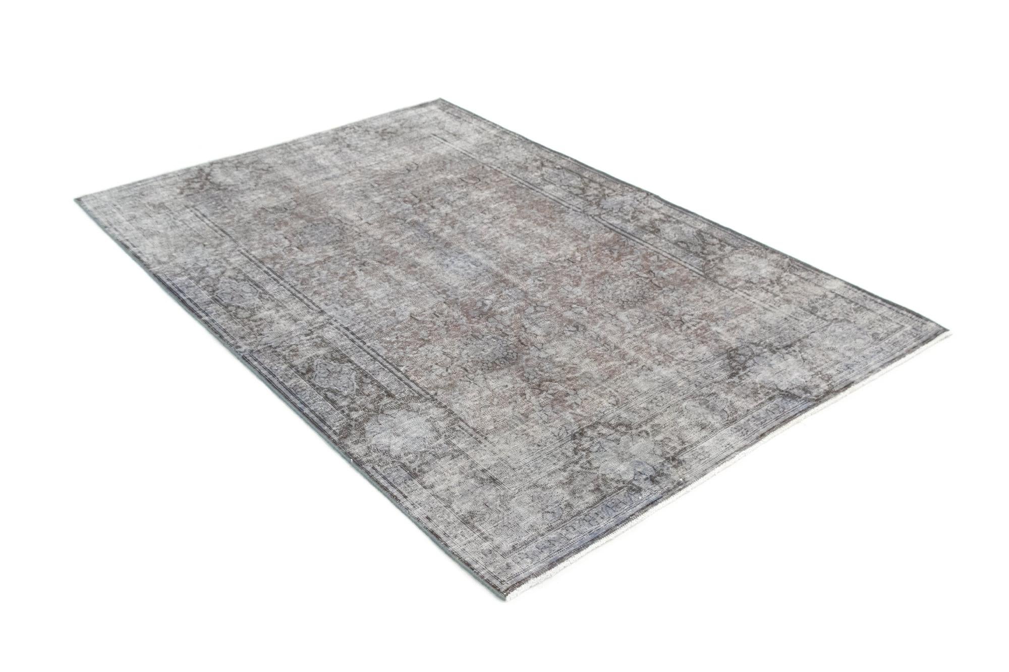 4' 11 x 7' 5 Vintage Royal Wool Rug