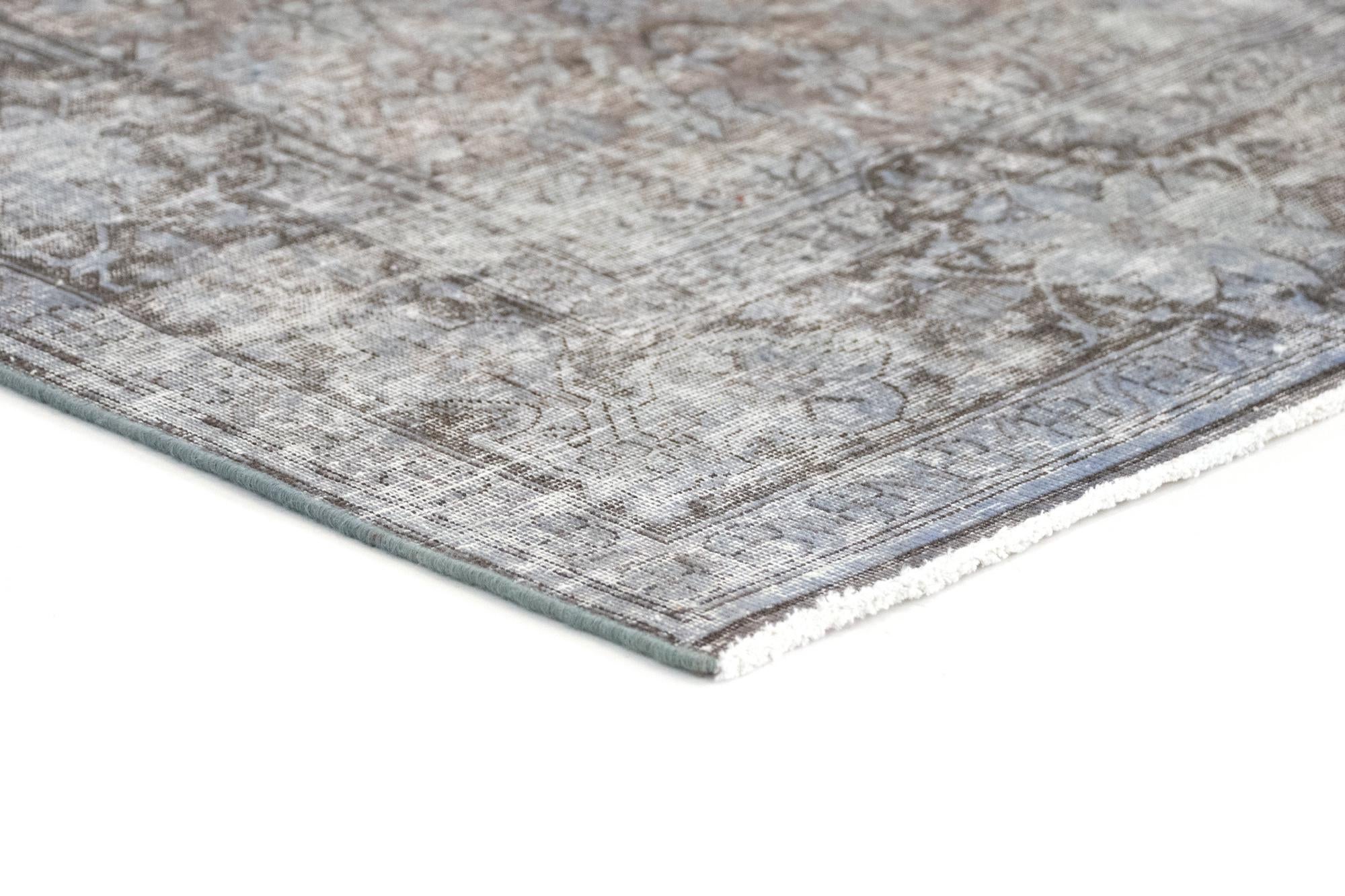 4' 11 x 7' 5 Vintage Royal Wool Rug