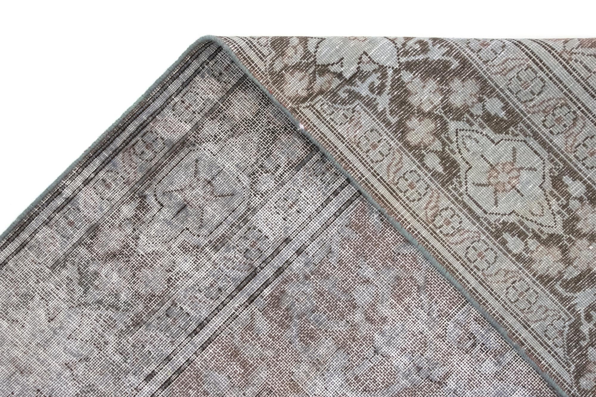 4' 11 x 7' 5 Vintage Royal Wool Rug
