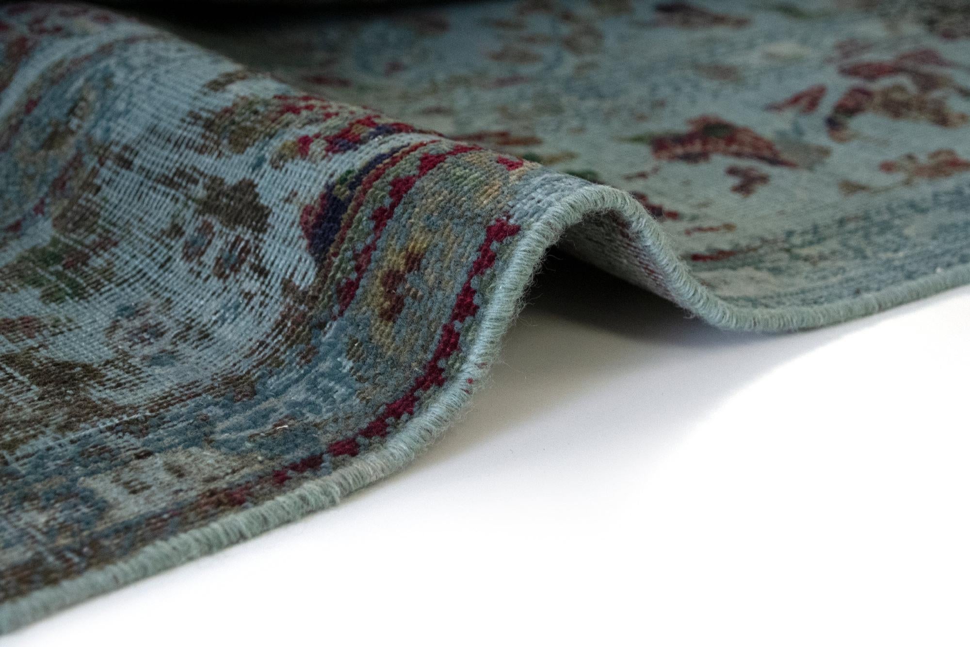 6' 11 x 9' 11 Vintage Royal Wool Rug