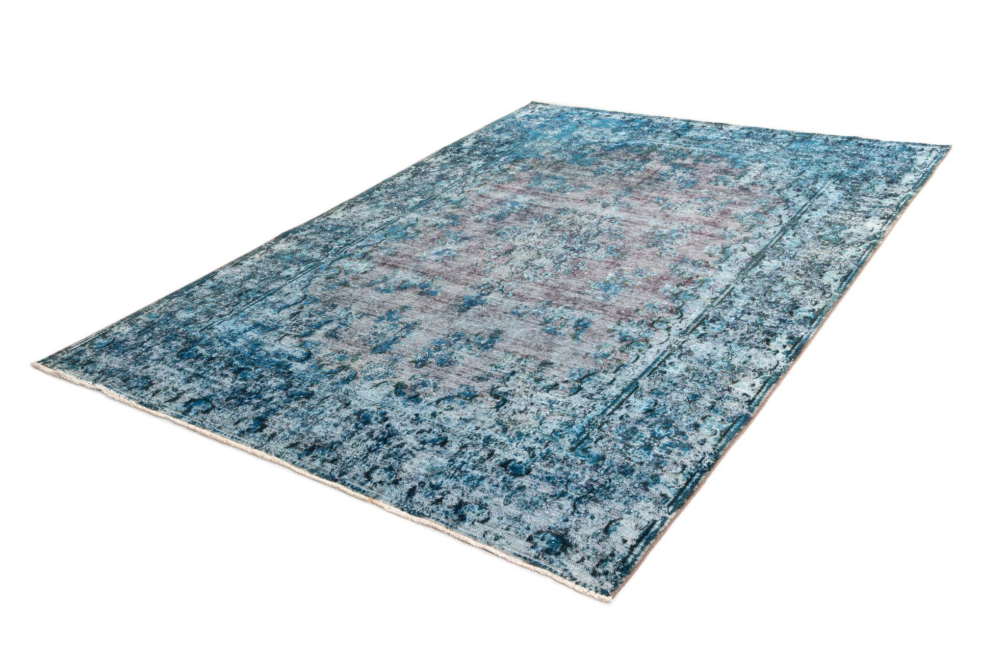 6' 11 x 9' 11 Vintage Royal Wool Rug