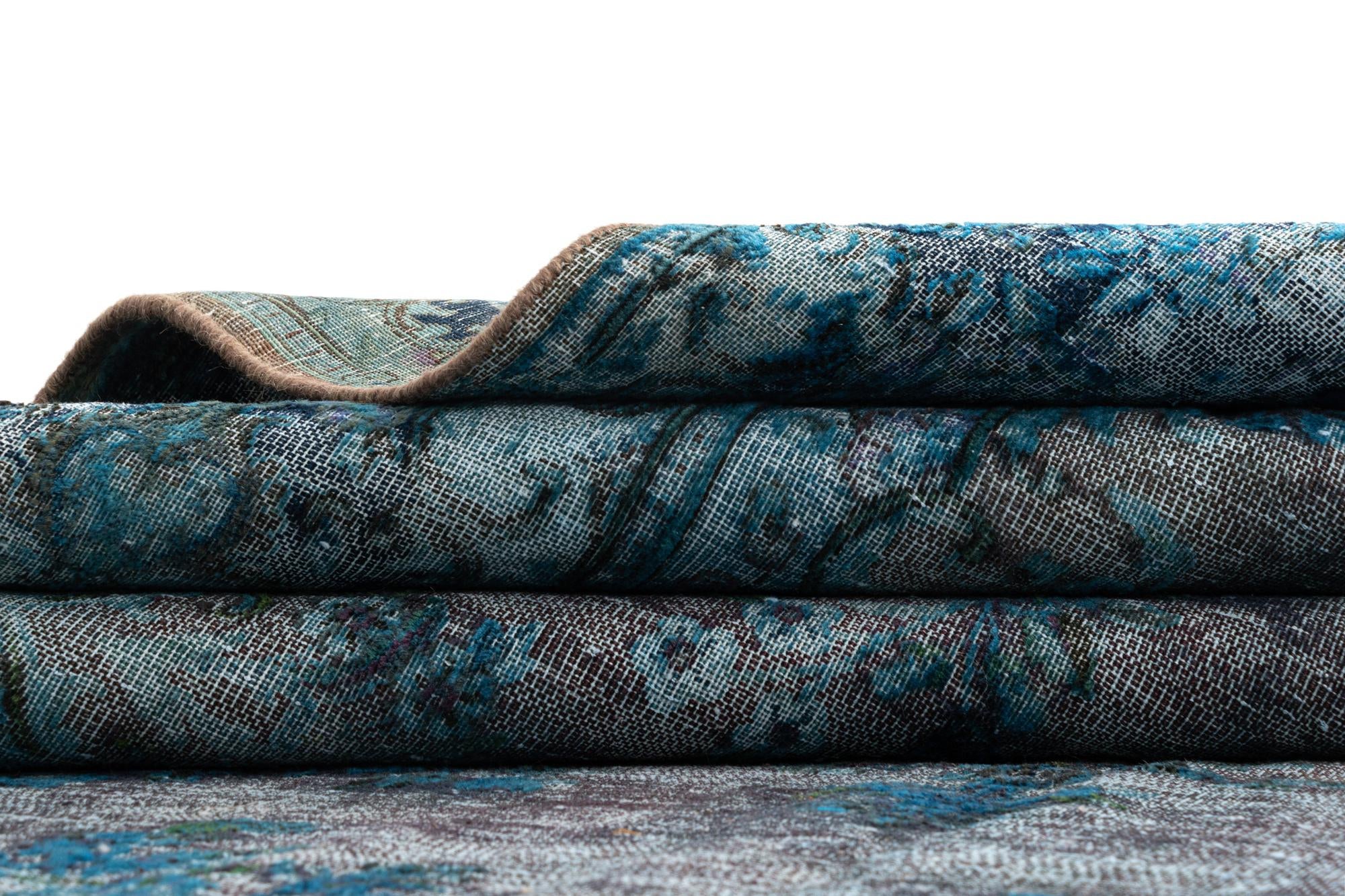 6' 11 x 9' 11 Vintage Royal Wool Rug