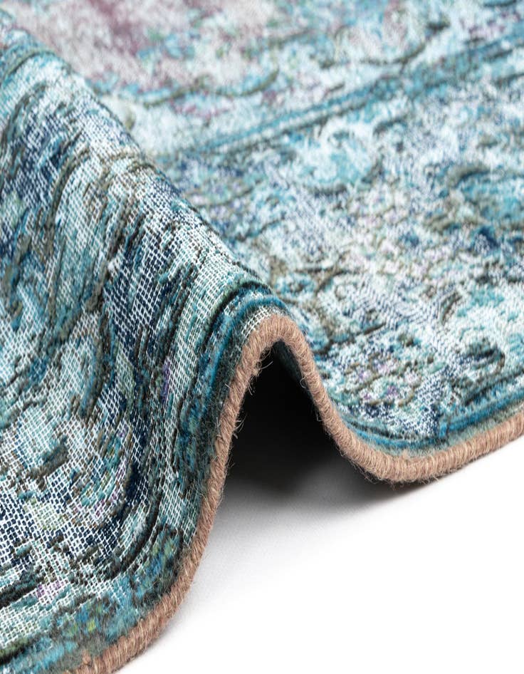 Detail image of 6' 11 x 9' 11 Vintage Royal Wool Rug