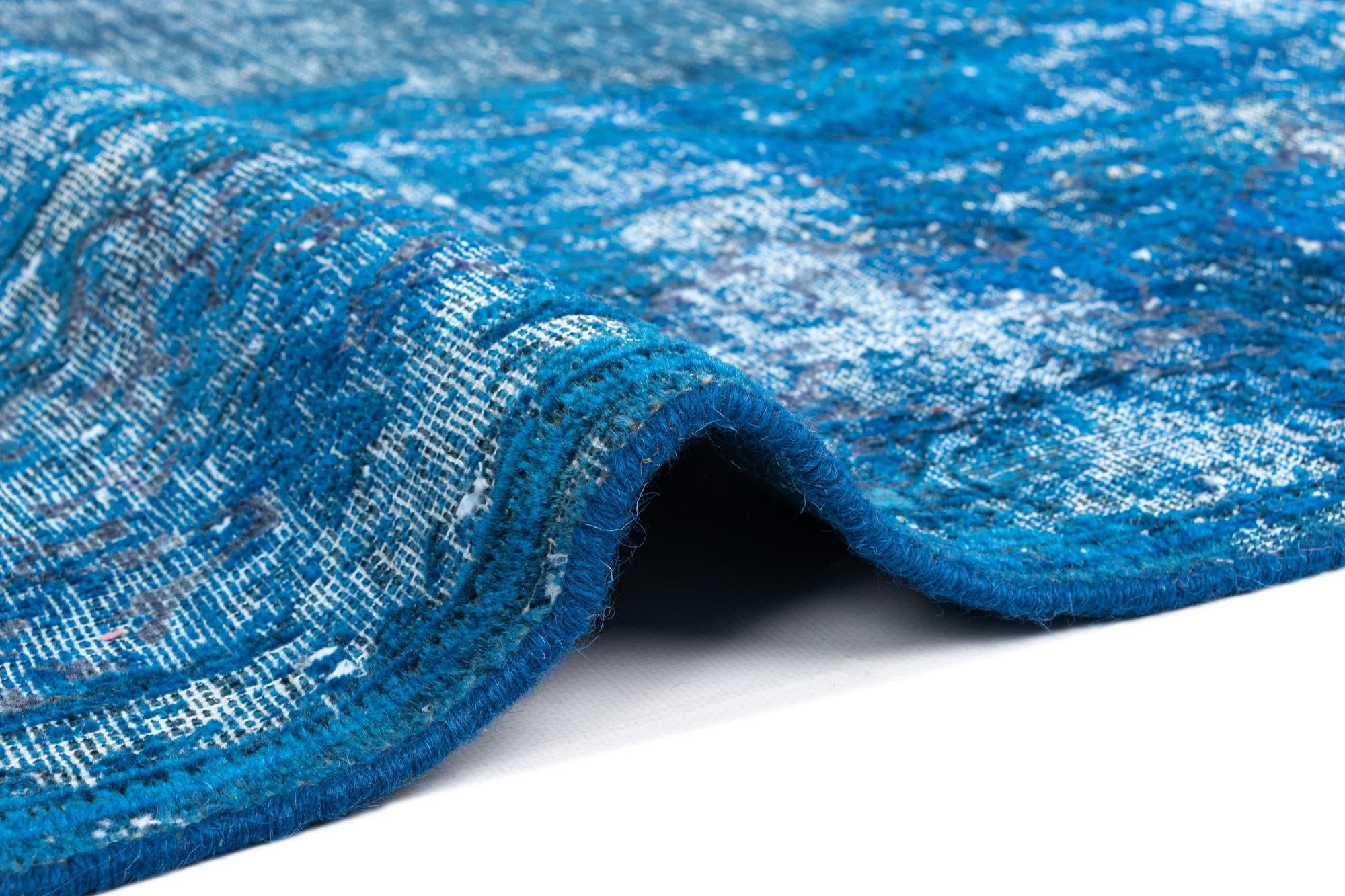 7' x 9' 6 Vintage Royal Wool Rug