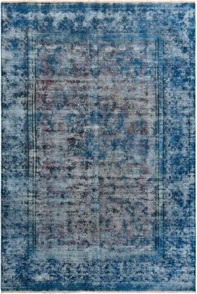 Detail image of 6' 9 x 10' 2 Vintage Royal Wool Rug