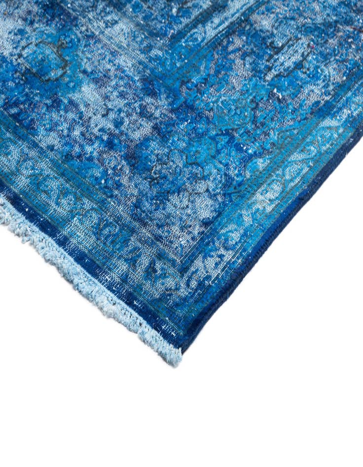 Detail image of 9' 7 x 13' 1 Vintage Royal Wool Rug