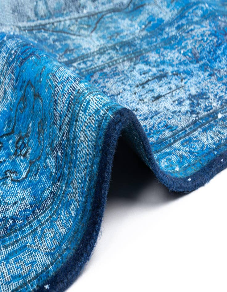 Detail image of 9' 7 x 13' 1 Vintage Royal Wool Rug