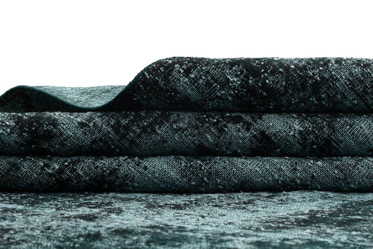 Detail image of 9' 9 x 12' 2 Vintage Royal Wool Rug