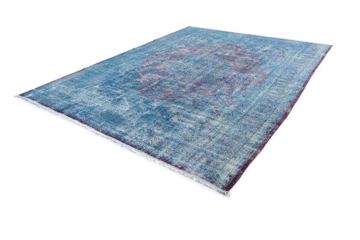 Detail image of 9' 9 x 13' Vintage Royal Wool Rug