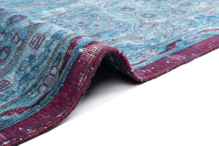 Detail image of 9' 9 x 13' Vintage Royal Wool Rug