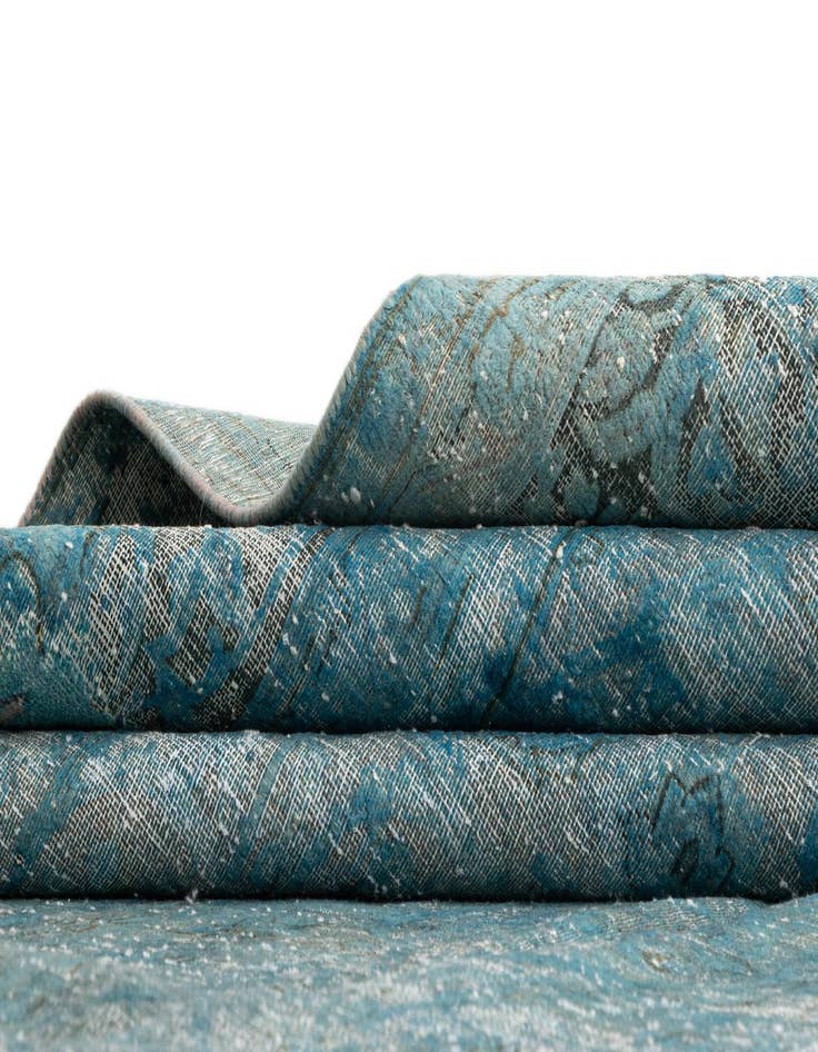 Detail image of 9' 7 x 13' 2 Vintage Royal Wool Rug