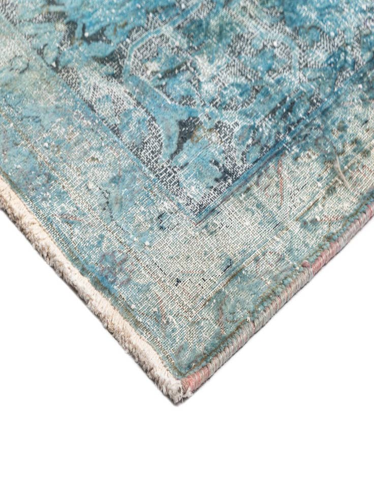 Detail image of 9' 7 x 13' 2 Vintage Royal Wool Rug