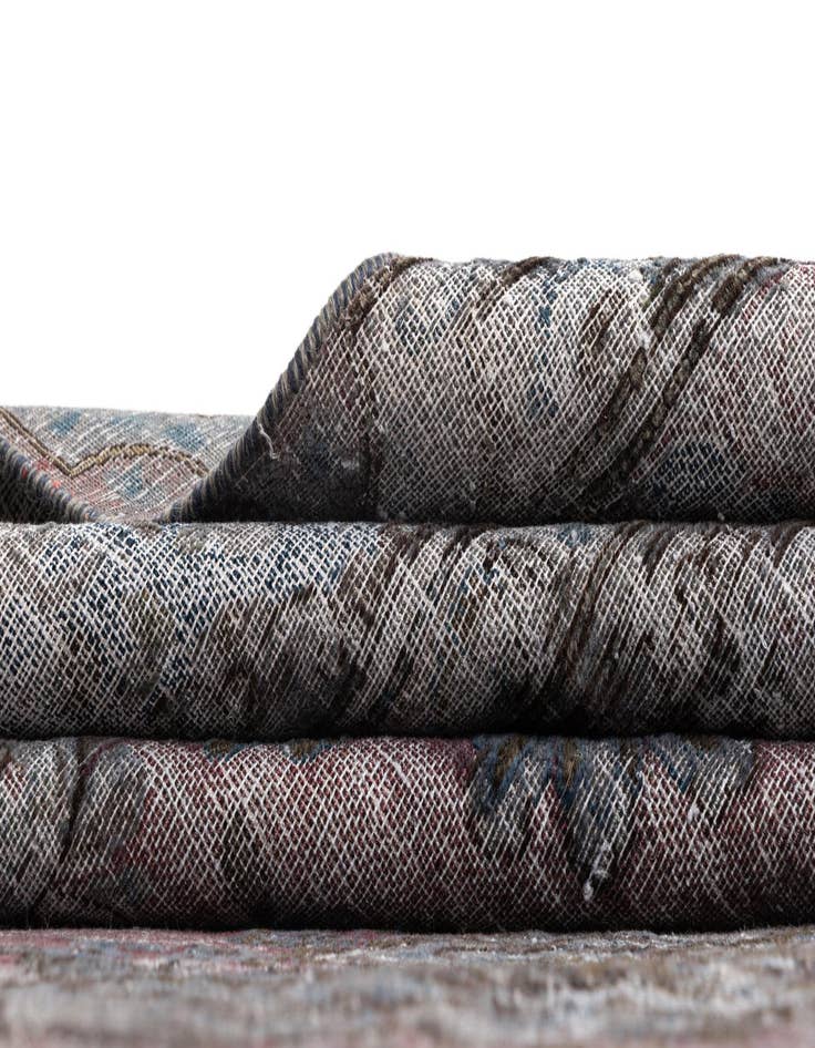 Detail image of 9' 6 x 13' 6 Vintage Royal Wool Rug