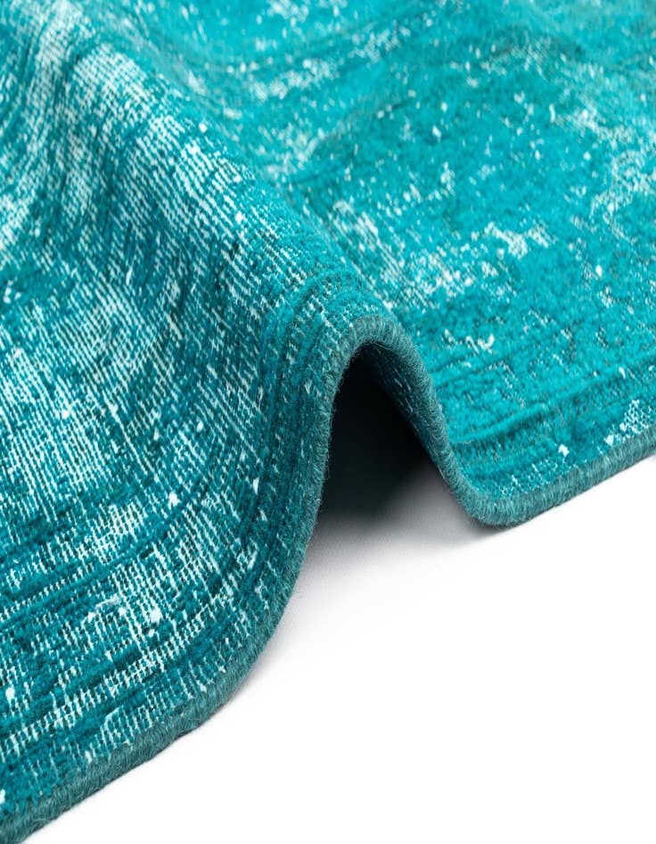 Detail image of 9' 7 x 12' 8 Vintage Royal Wool Rug