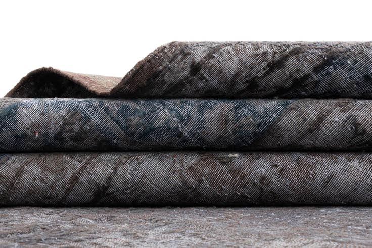 Detail image of 9' 11 x 12' 11 Vintage Royal Wool Rug