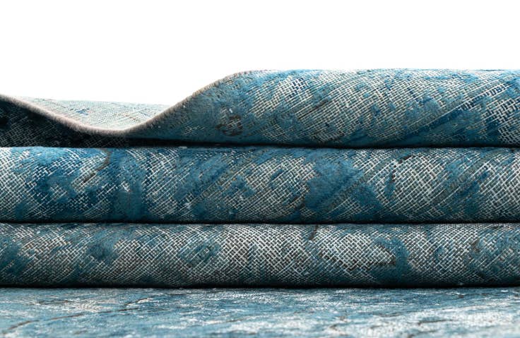 Detail image of 9' 9 x 12' 11 Vintage Royal Wool Rug