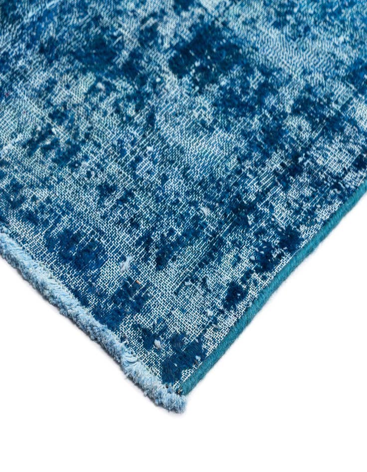 Detail image of 9' 2 x 13' 3 Vintage Royal Wool Rug