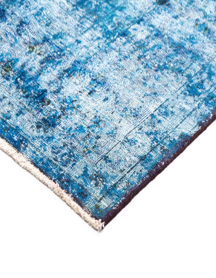 Detail image of 9' 9 x 12' 11 Vintage Royal Wool Rug