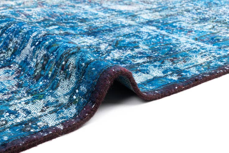 Detail image of 9' 9 x 12' 11 Vintage Royal Wool Rug