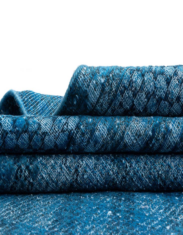 Detail image of 9' 5 x 14' 7 Vintage Royal Wool Rug