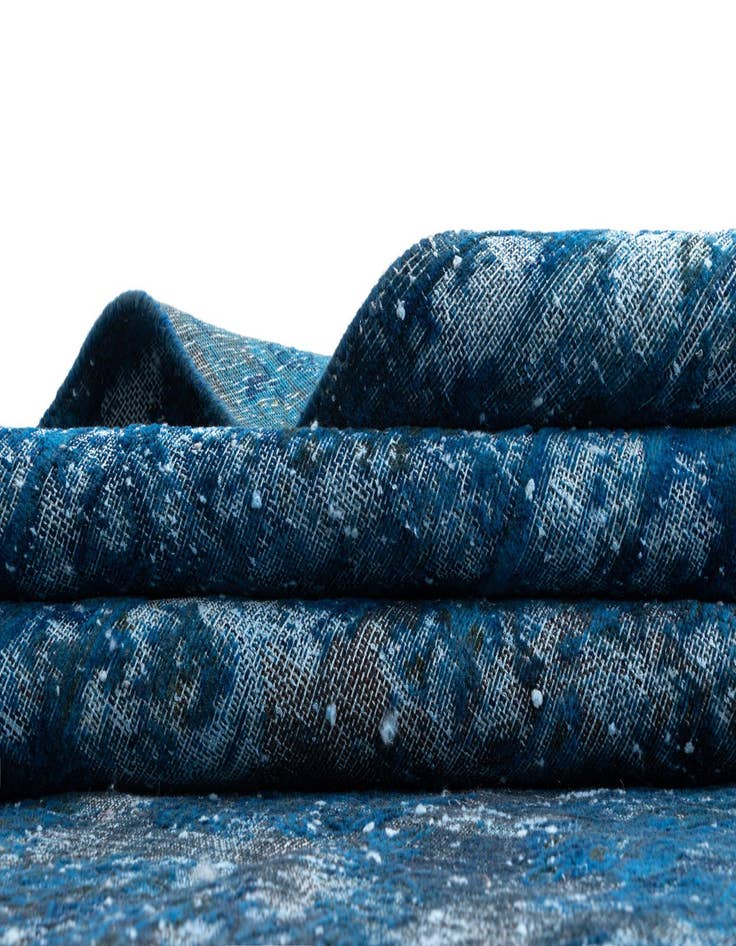 Detail image of 9' 11 x 13' 5 Vintage Royal Wool Rug