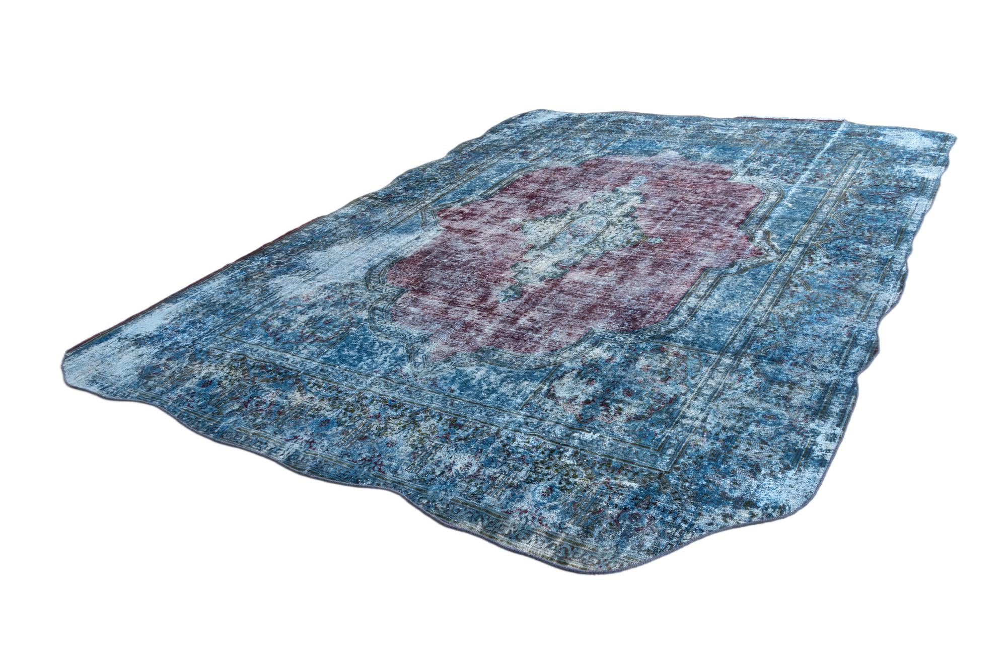 9' 10 x 13' 5 Vintage Royal Wool Rug