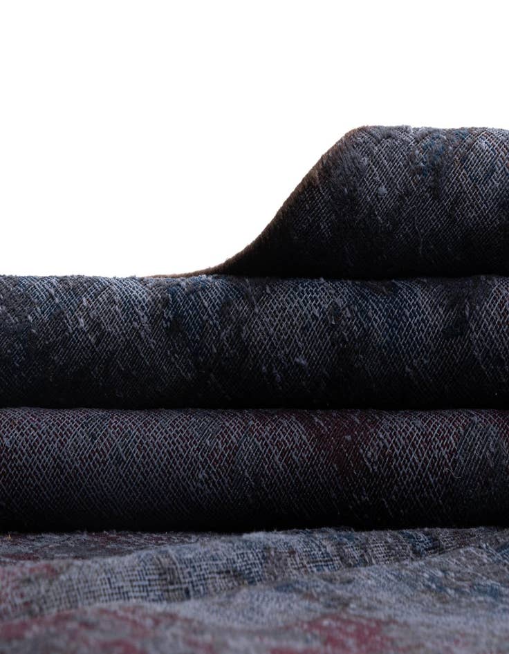 Detail image of 9' 5 x 12' 9 Vintage Royal Wool Rug