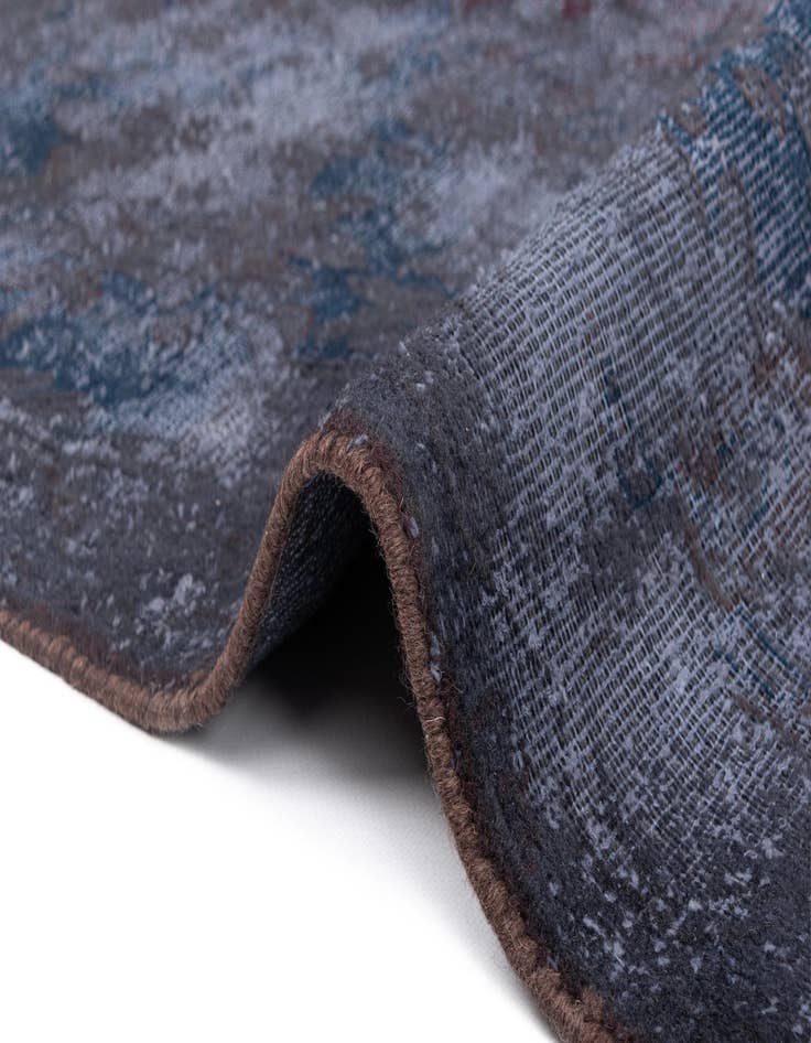 Detail image of 9' 5 x 12' 9 Vintage Royal Wool Rug