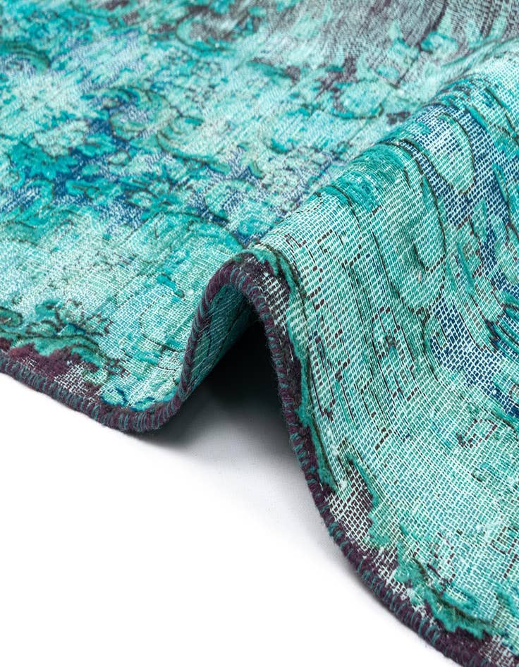 Detail image of 9' 8 x 13' 7 Vintage Royal Wool Rug