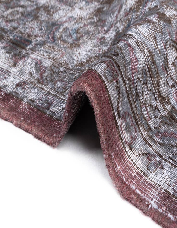 Detail image of 9' 7 x 12' 7 Vintage Royal Wool Rug